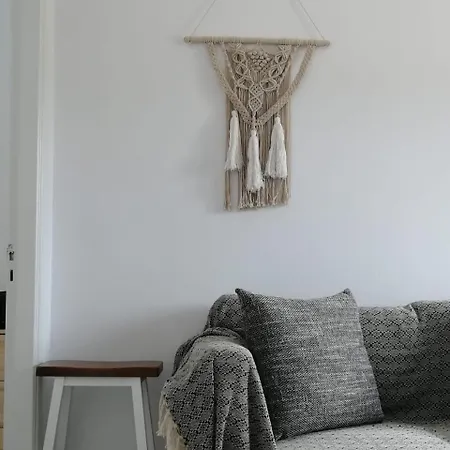 Perivoli House Apartament *